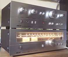 ampli Akai am2250 sur tuner Akai at2250l