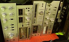 lot d'appareils haute-fidélité Vintage pour musée de la hifi