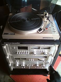 chaîne Marantz vintage nettoyée